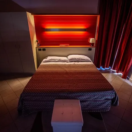 In Guest - Village Double-room Guest house Alba (Piedmont)
