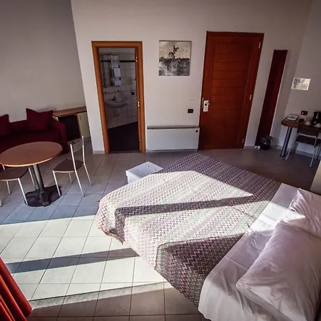In Guest - Village Double-room Alba (Piedmont)