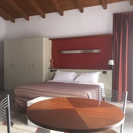 In Guest - Village Double-room Alba (Piedmont)